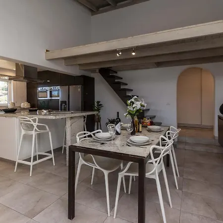 Bella Villa *